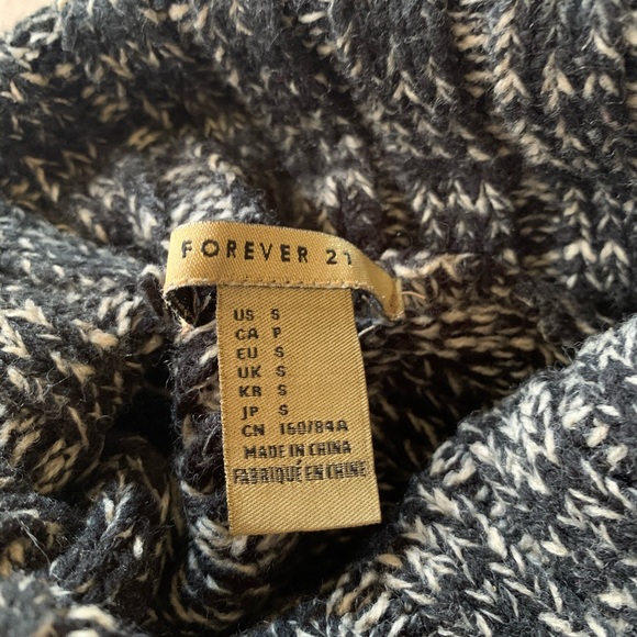 Forever21 Salt & Pepper Turtle Neck - Picture 4 of 5